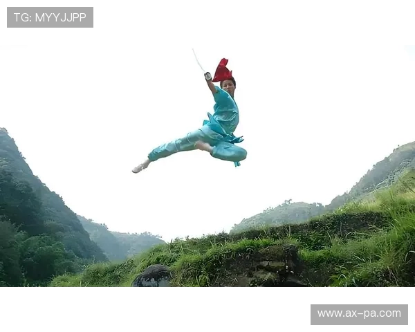 《江湖行走传奇：武侠世界中的轻功飞行与冒险》